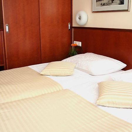 Hotel Hum Lasko Ngoại thất bức ảnh