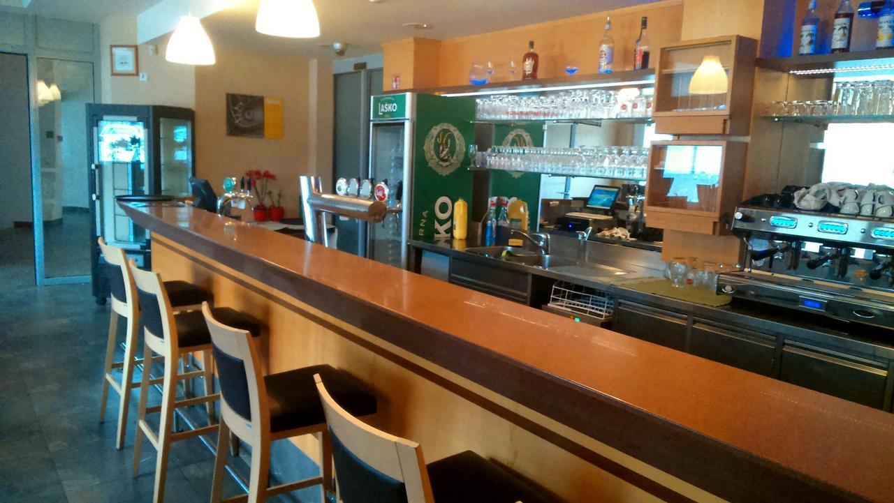 Hotel Hum Lasko Ngoại thất bức ảnh